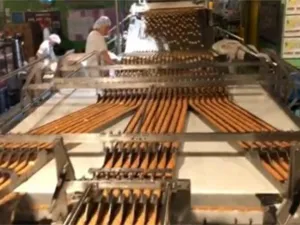 Ligne automatique d’alimentation et d’emballage